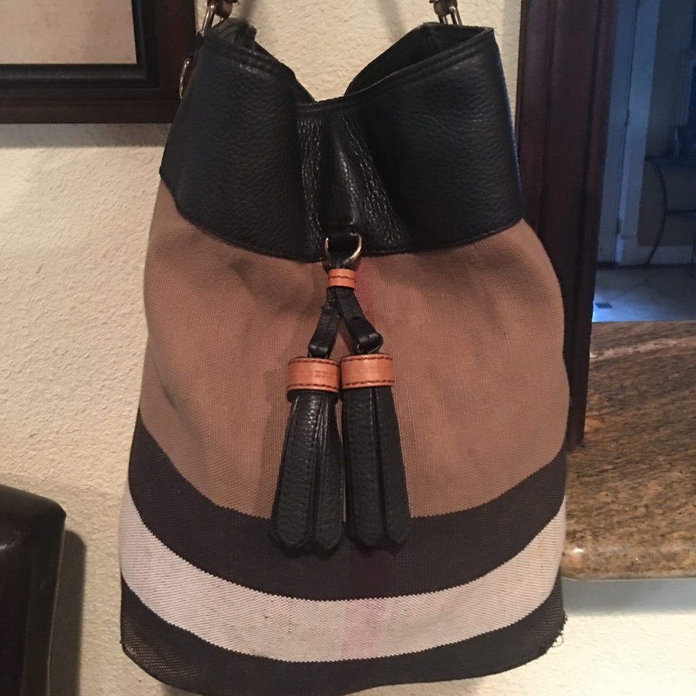 💯 authentic Burberry hobo bag